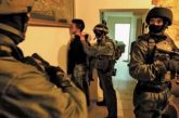 الخليل : الاحتلال يعتقل شابا من بيت أمر شمال الخليل