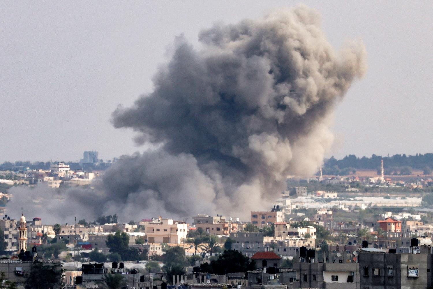غزة : 13 شهيدا ومصابون في قصف الاحتلال جباليا وخان يونس ورفح