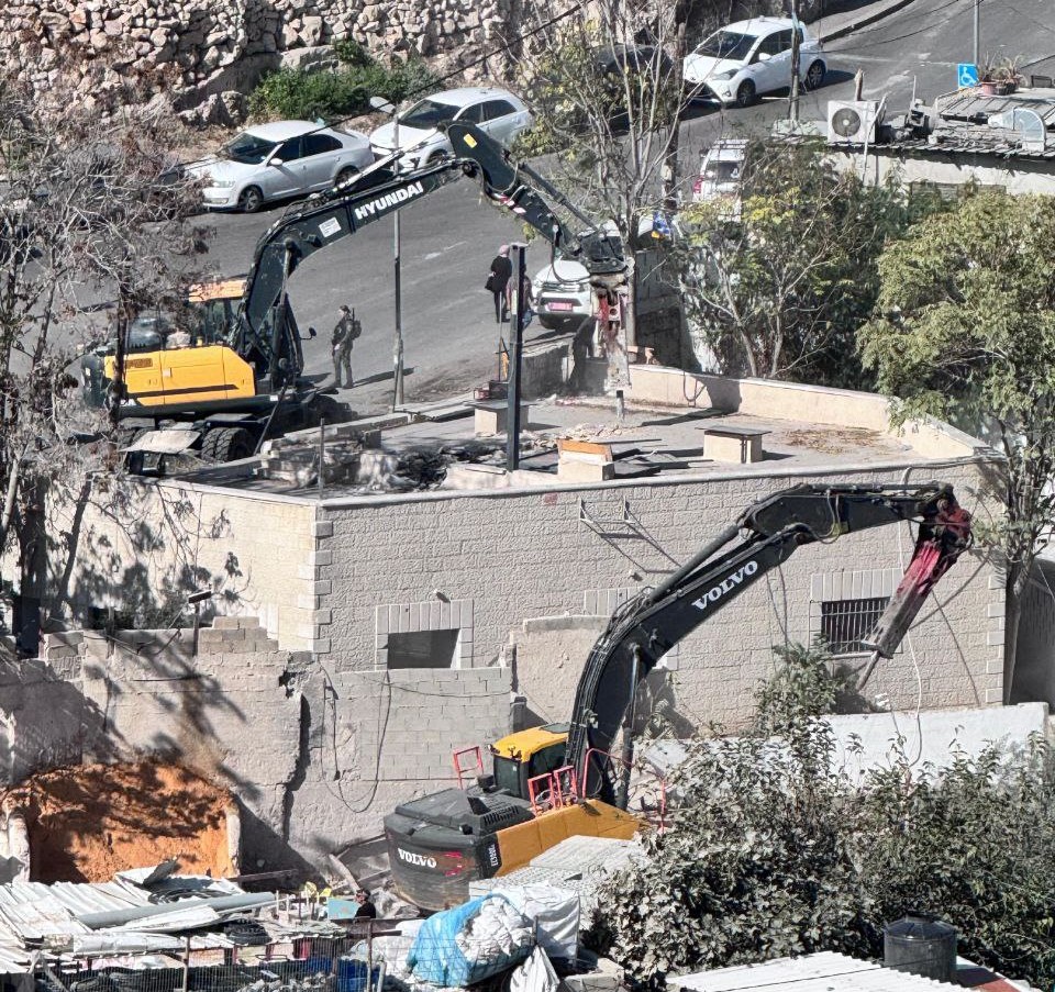 القدس : الاحتلال يهدم منزلا في بلدة سلوان جنوب الأقصى المبارك